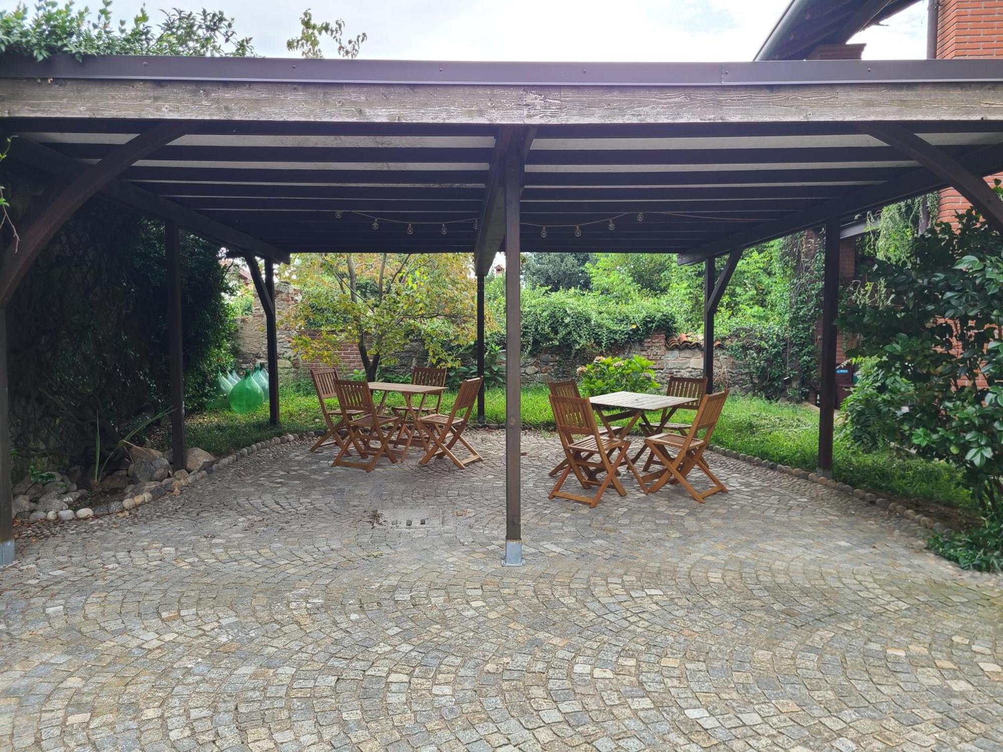 Robin'S Nest Hotel Paruzzaro Exterior photo