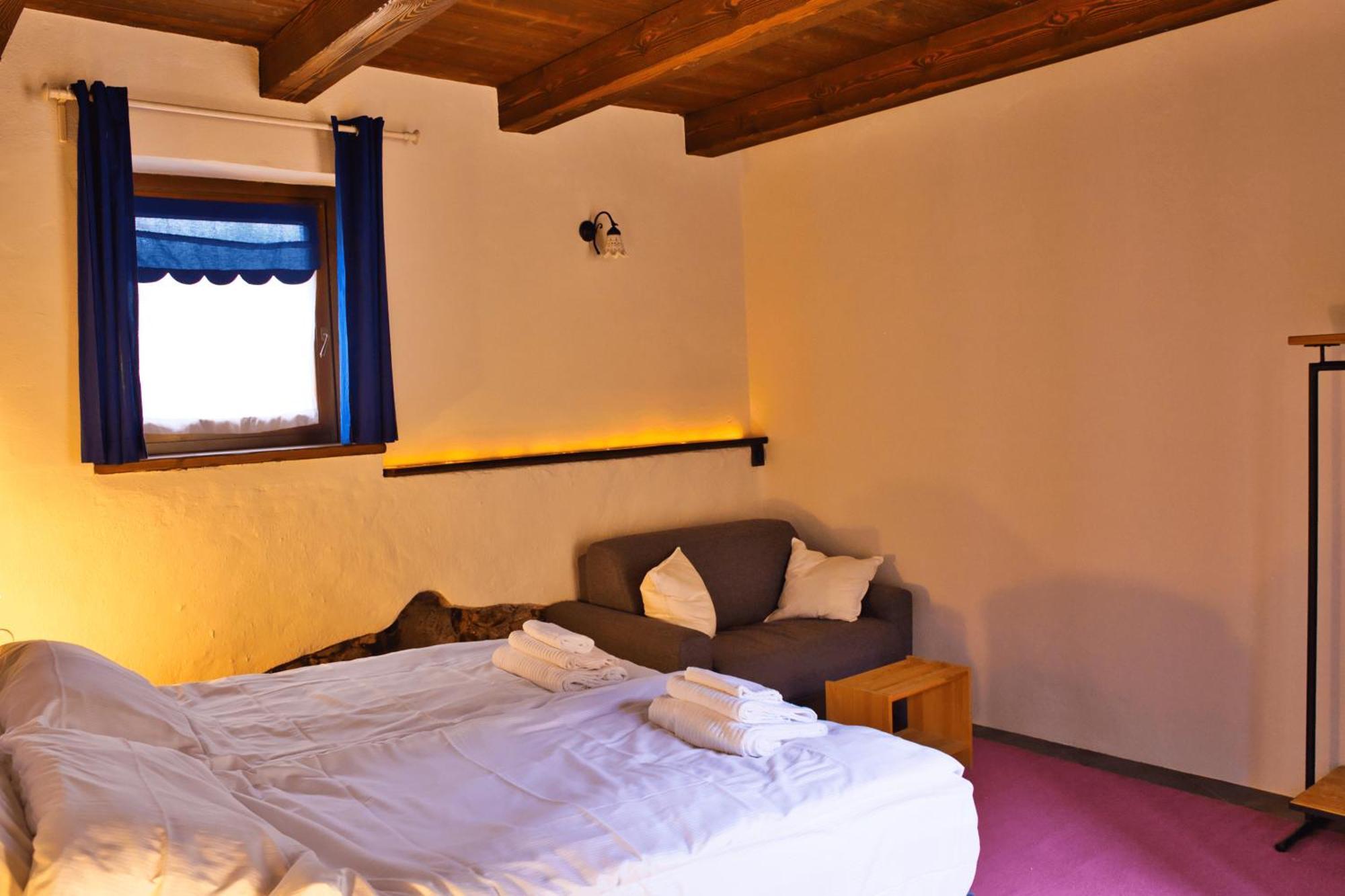 Robin'S Nest Hotel Paruzzaro Exterior photo
