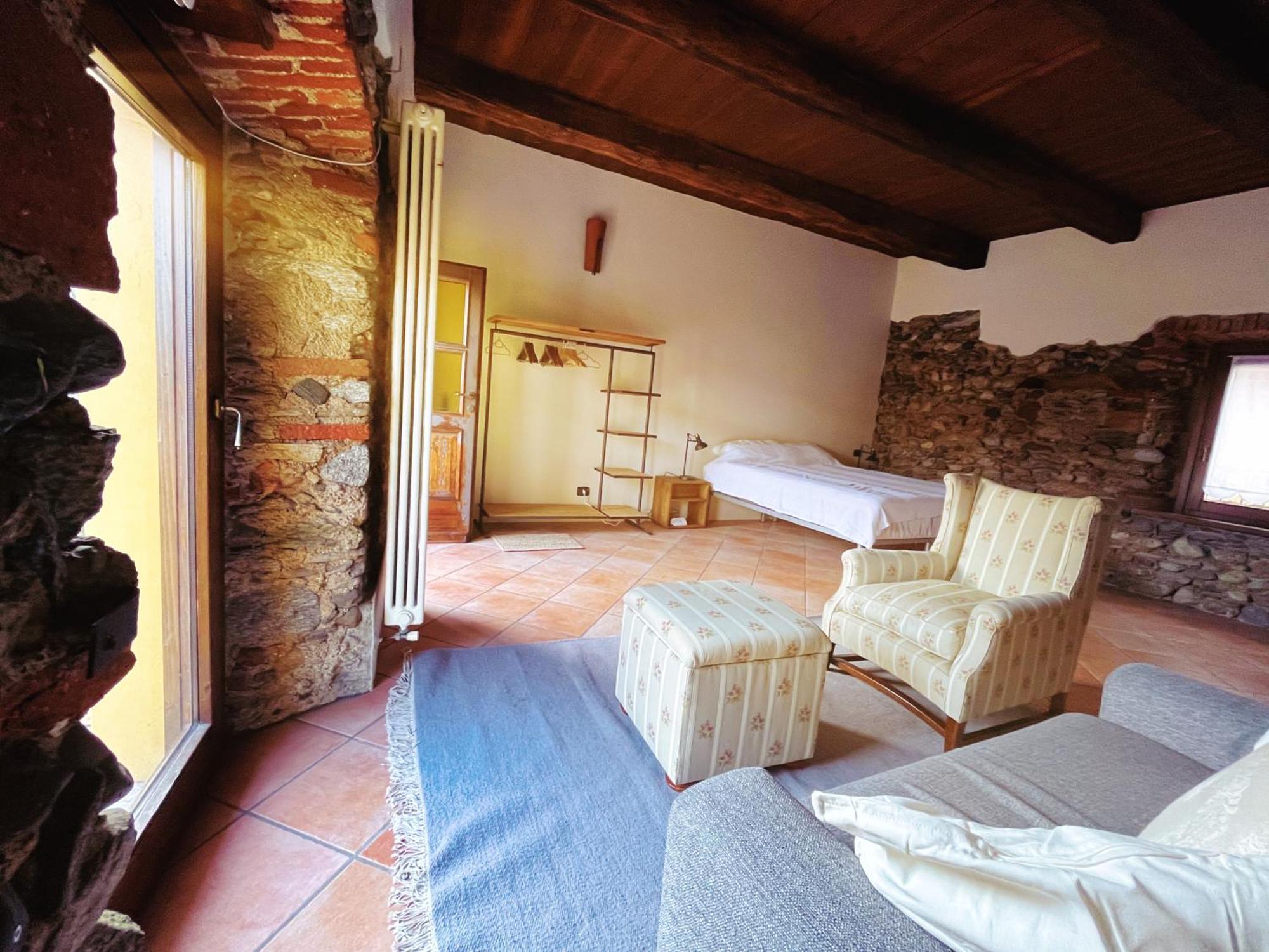 Robin'S Nest Hotel Paruzzaro Exterior photo